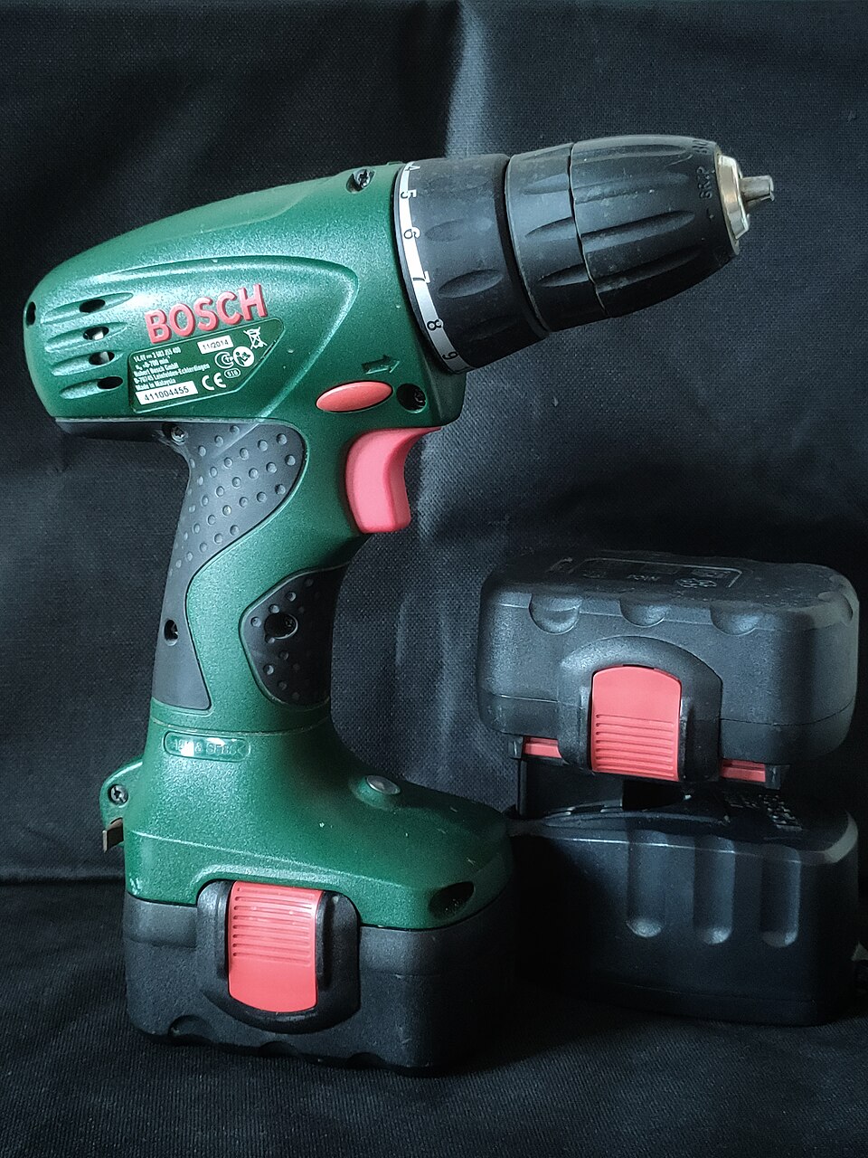 Taladro percutor inalámbrico 20 V